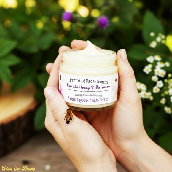 Organic Manuka Honey Firming Face Cream with Bee Venom / Urban Eco Beauty - Picture 1 of 11